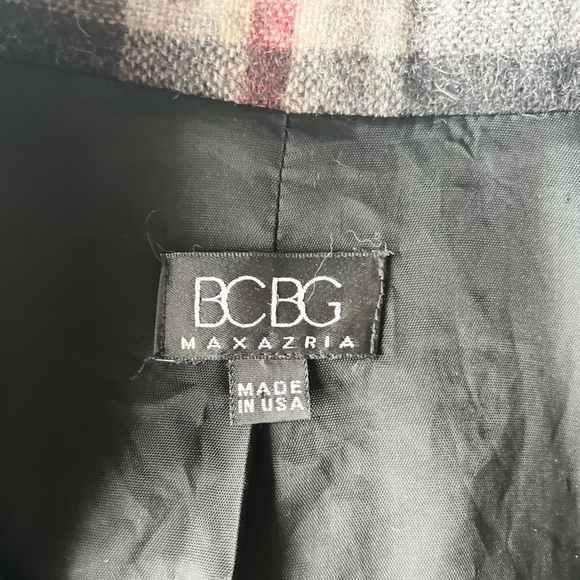 Vintage BCBGMaxAzria Plaid Trench Coat. Clean and in great condition! Size M - Picture 3 of 3